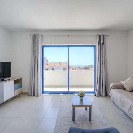 #412 Poolside 1br Near Oura & Beaches Apartment *