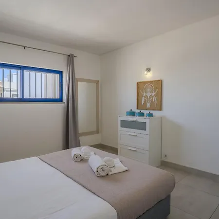 #412 Poolside 1br Near Oura & Beaches