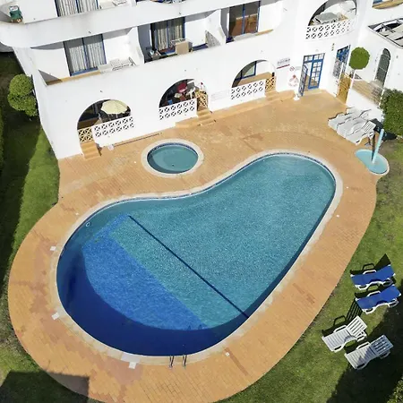 #412 Poolside 1br Near Oura & Beaches Apartment