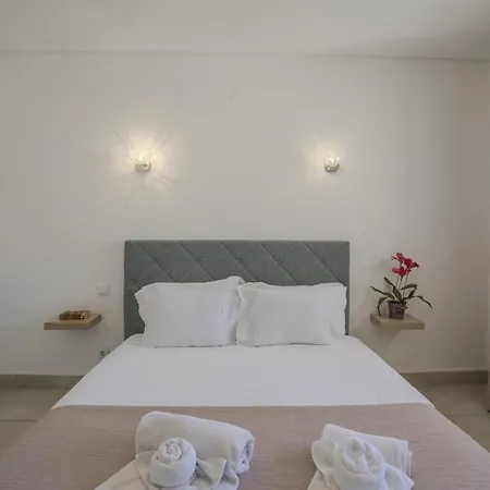 Apartment #412 Poolside 1br Near Oura & Beaches *