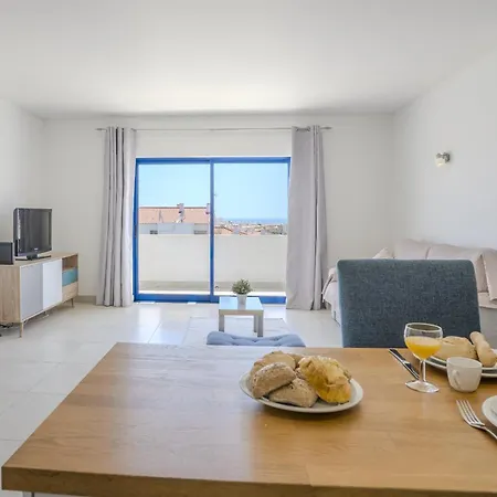 #412 Poolside 1br Near Oura & Beaches Apartment